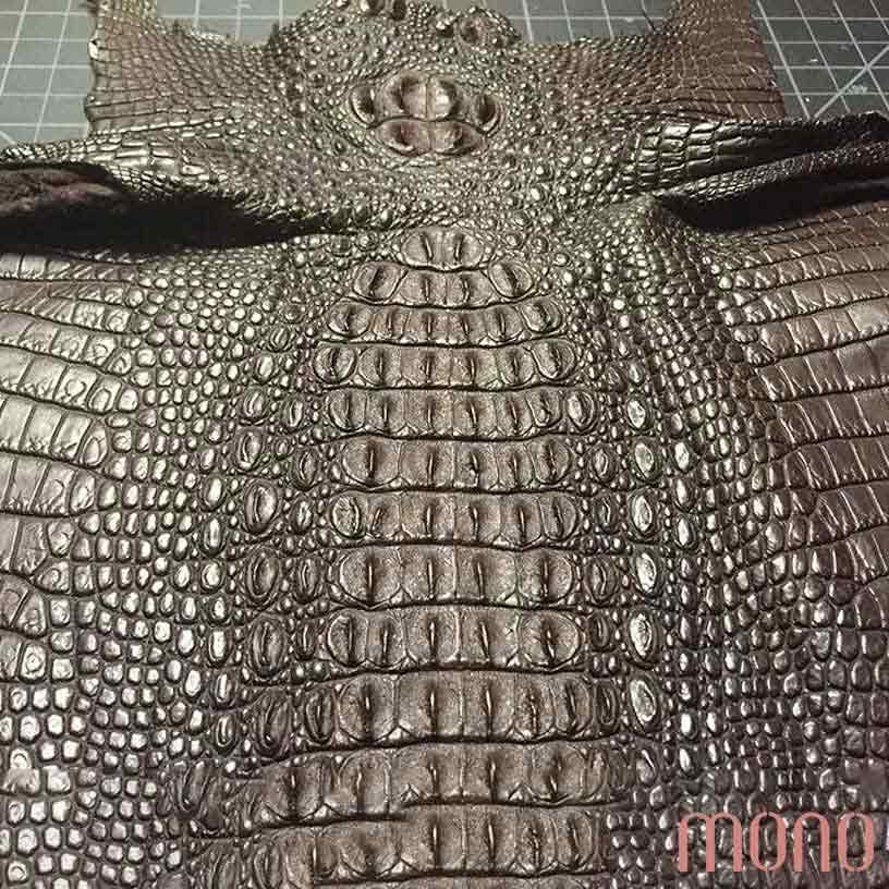 چرم تمساح یا کروکدیل از گرانترین چرم های دنیا